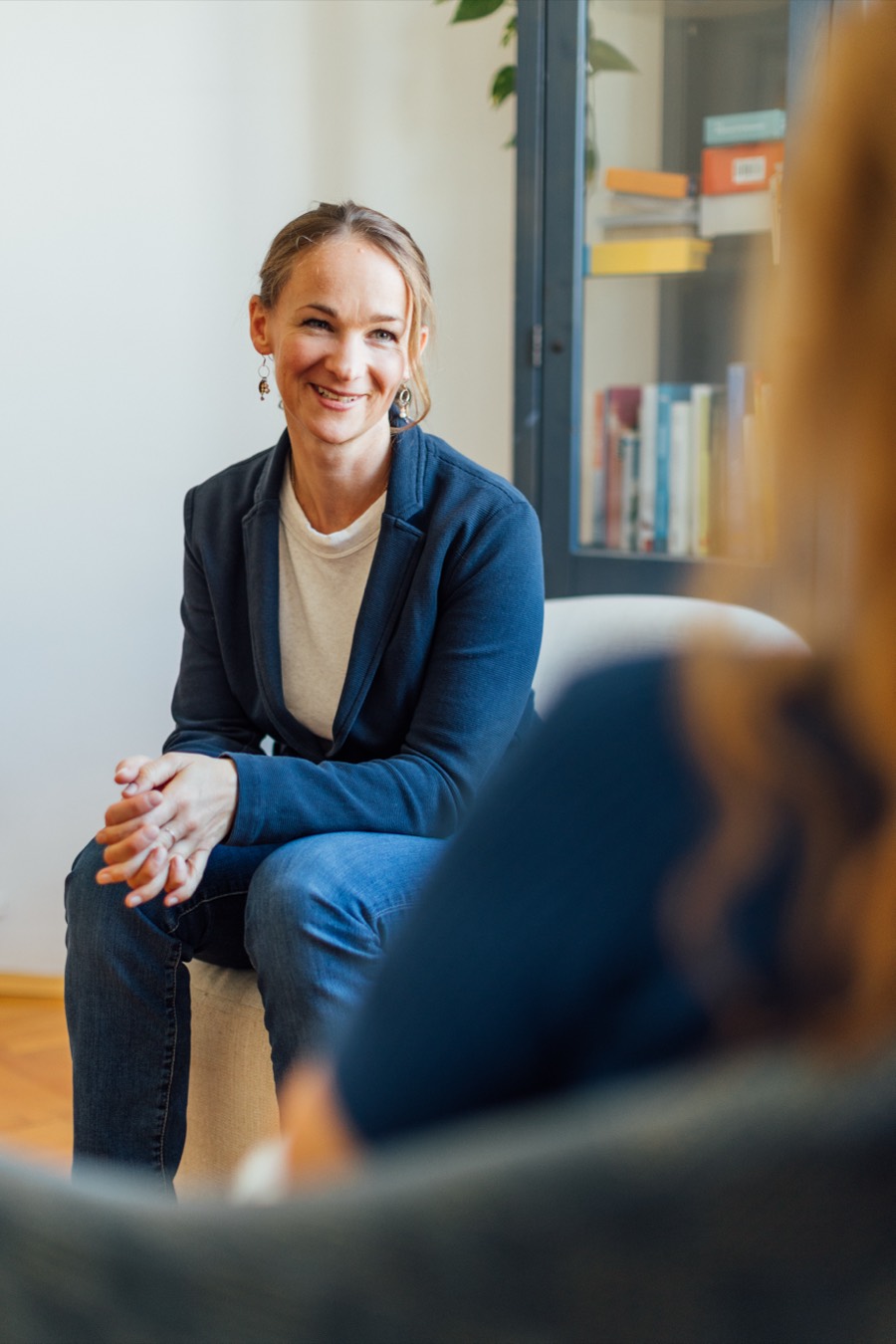 Katharina Pichler im Gespr&auml;ch mit einer Klientin